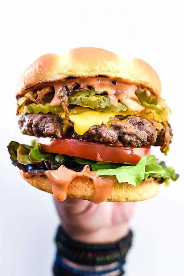 <strong>Get the <a href="https://www.foodiecrush.com/bacon-double-cheddar-cheeseburger-with-caramelized-onions/" target="_bla