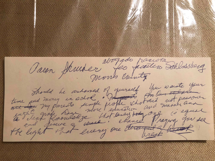 A note that the author's abuela wrote to herself after the Schlossberg incident.