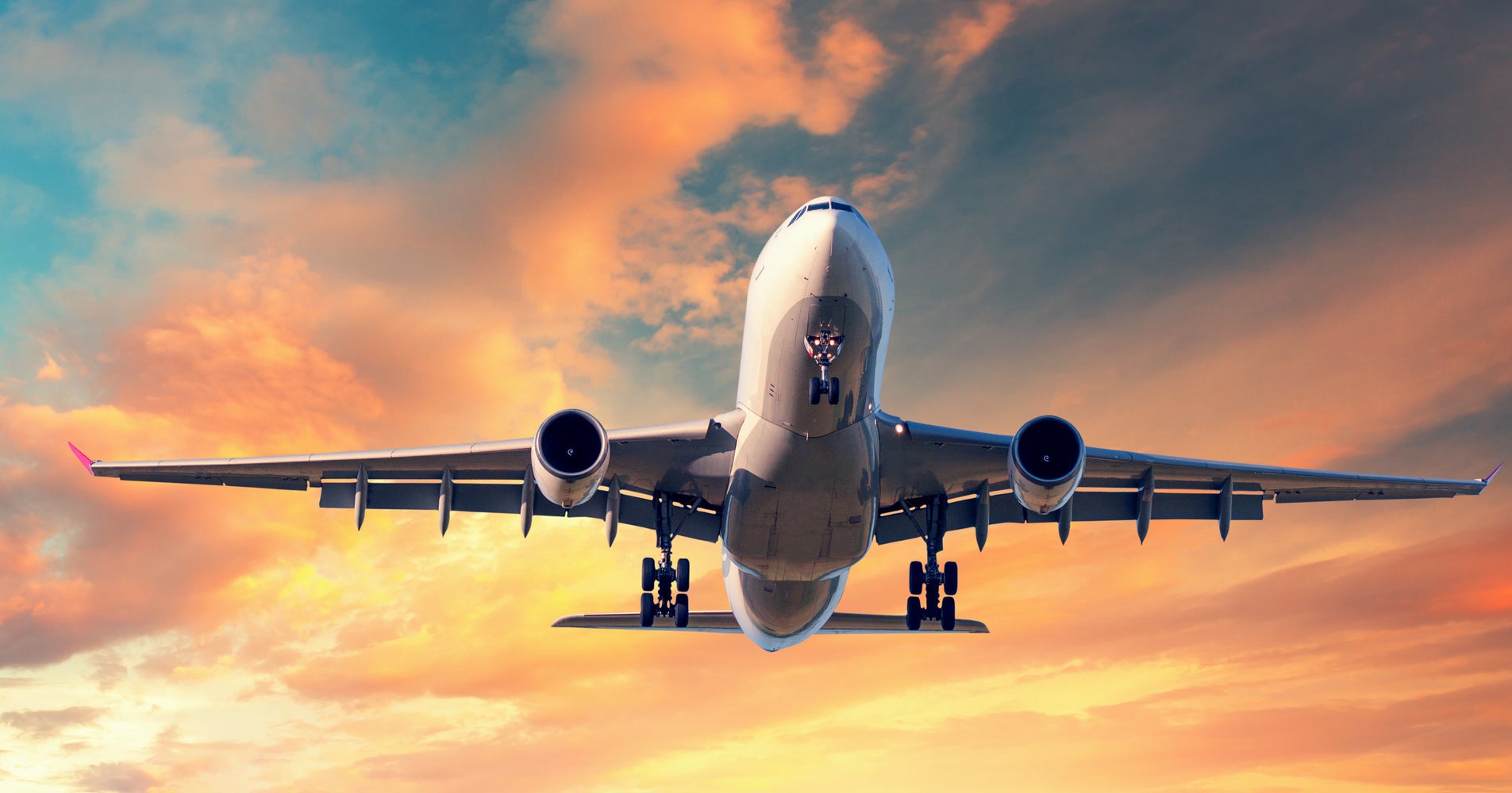 What Do You Say To Sexist Passengers? This Female Pilot Has The Perfect Response. What Do You Say To Sexist Passengers? This Female Pilot Has The Perfect Response.