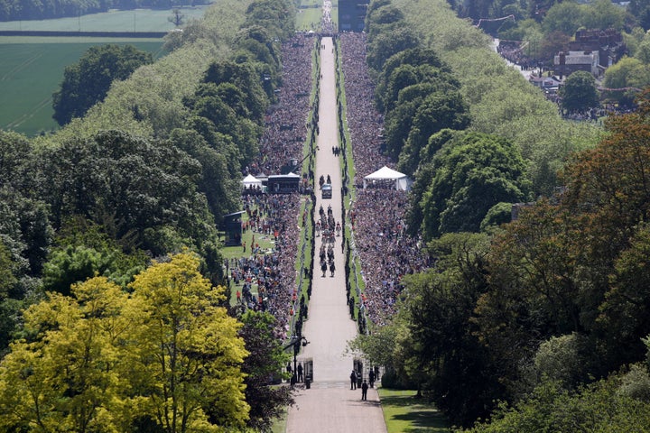 Louis Vuitton Celebrates the Royal Wedding Facade London Editorial  Photography - Image of meghan, central: 117031212