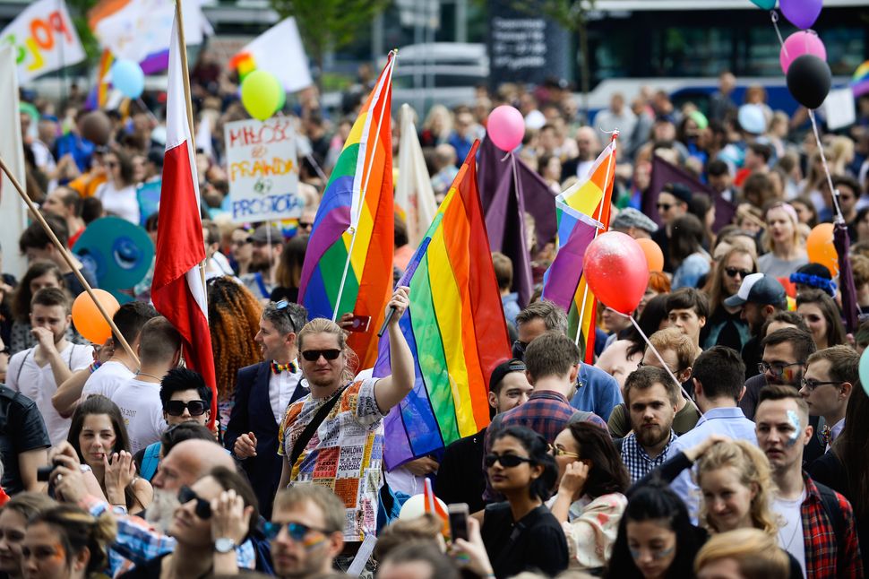 37 Beautiful Photos Of LGBTQ Pride Celebrations Around The World | HuffPost