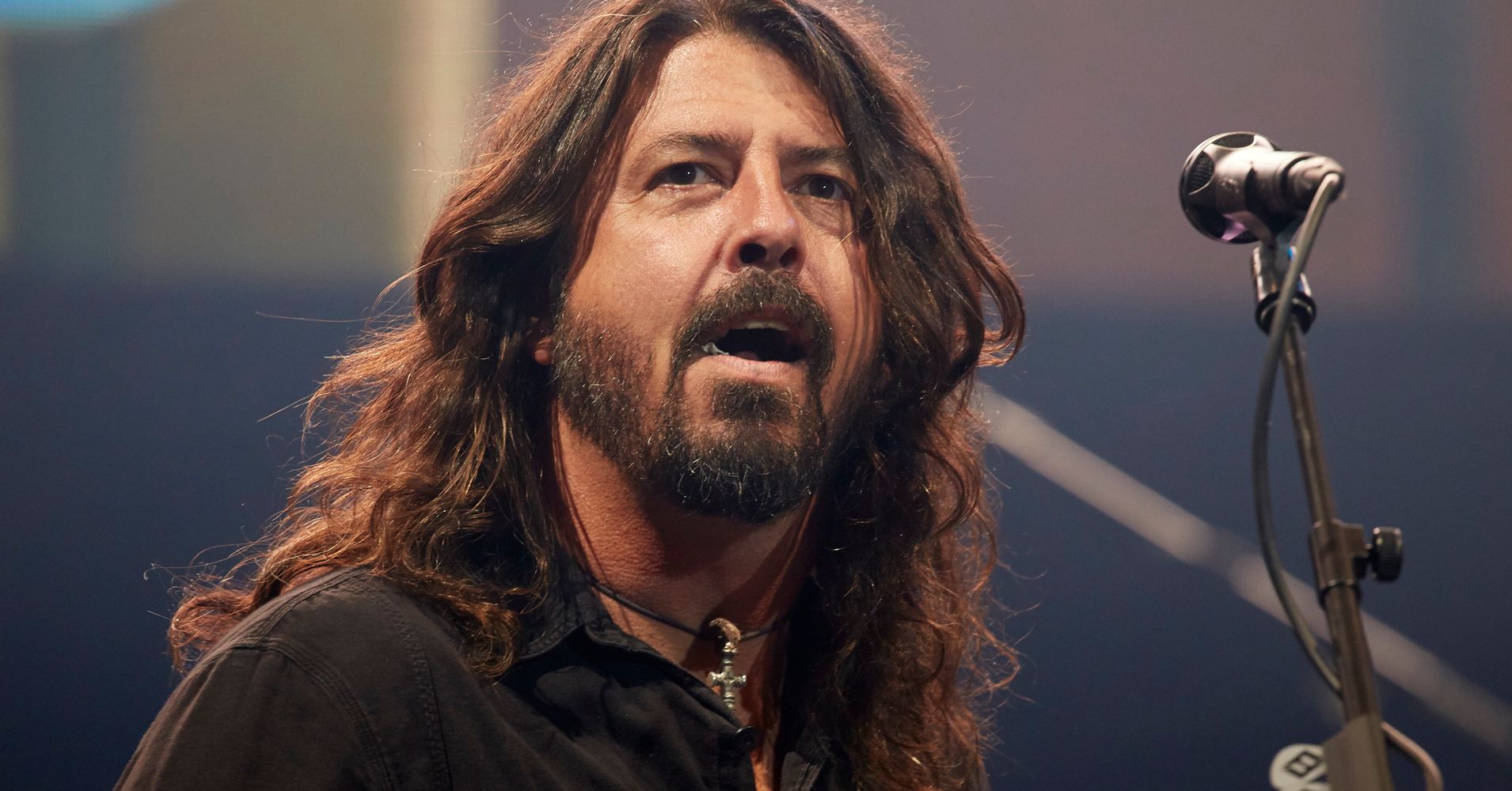 Dave Grohl Wants To Apologize To The World For ‘Massive Jerk’ Trump ...