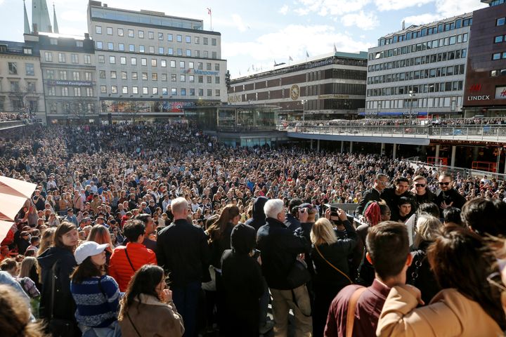 On 21 April, thousands of fans in Avicii's hometown, Stockholm, gathered to pay tribute 