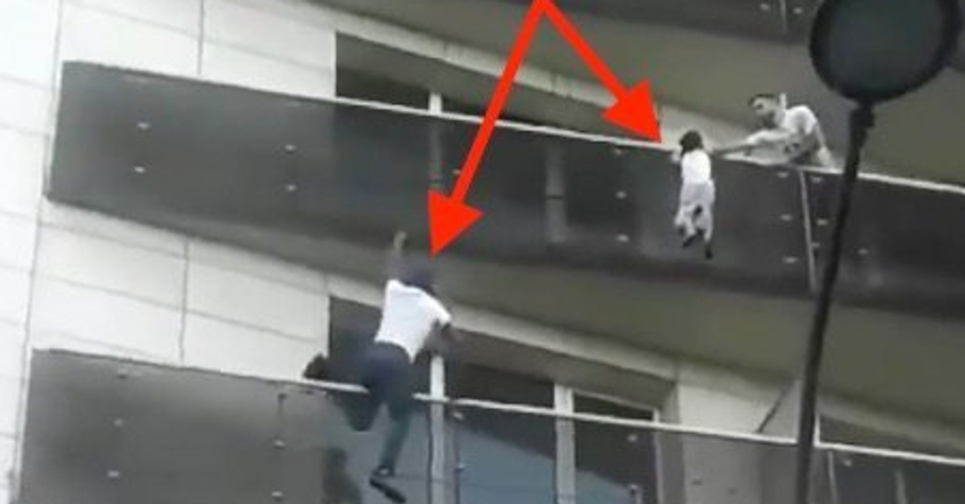 Real-Life Spider-Man Scrambles Up Building To Save A Dangling Child ...