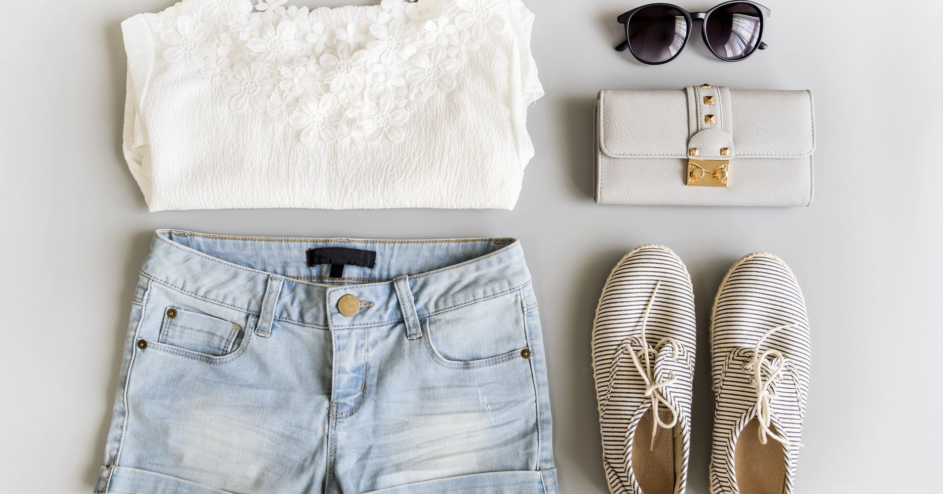 Here S Your 16 Piece Summer Capsule Wardrobe Checklist Earthinfonow