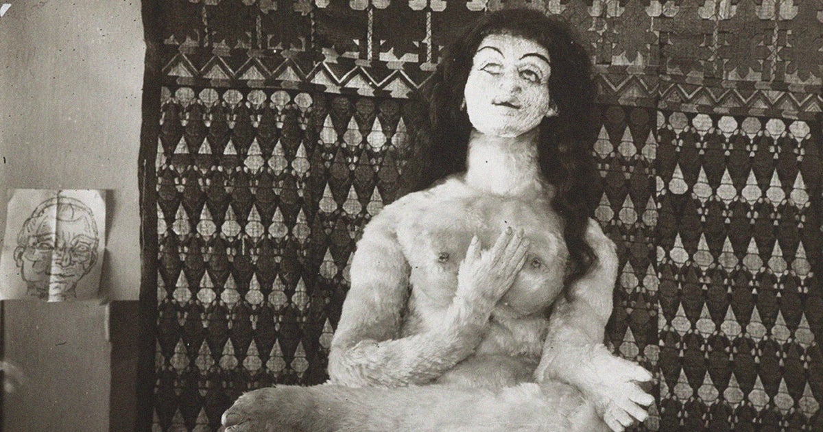 The Creepy Tale Of An Artist Who Ordered, Then Decapitated, A Doll Made To Look Like His Ex | HuffPost Entertainment The Creepy Tale Of An Artist Who Ordered, Then Decapitated, A Doll Made To Look Like His Ex | HuffPost Entertainment