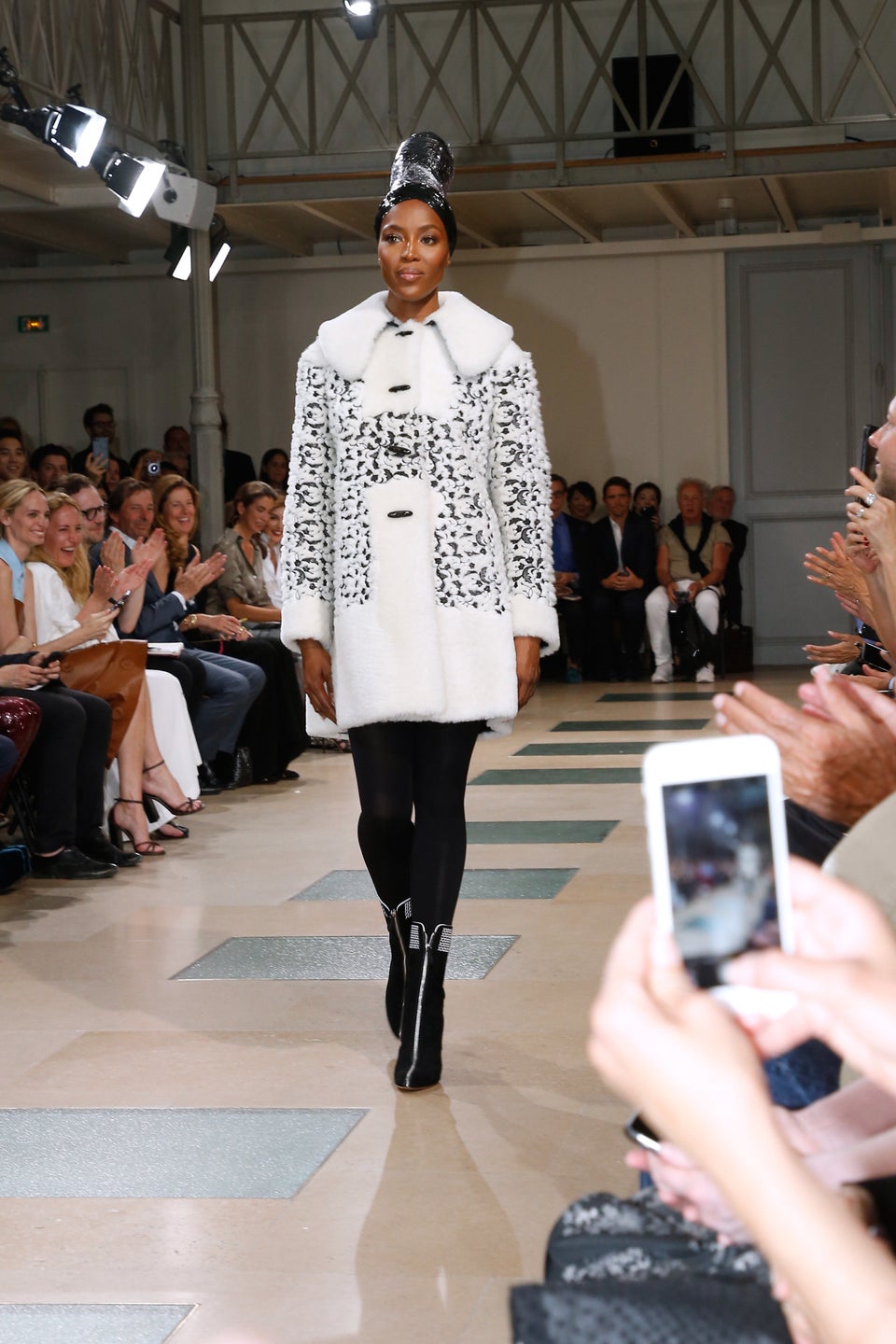 An accessoires look on the runway at Louis Vuitton's fall 2009 show News  Photo - Getty Images