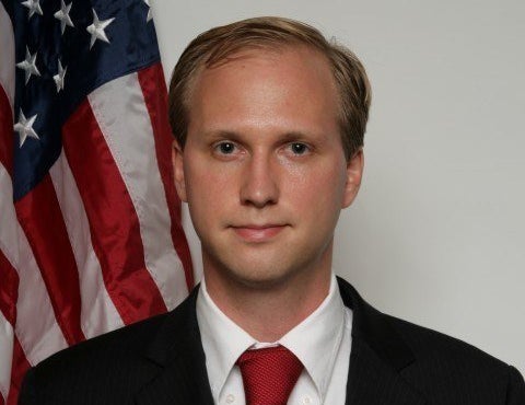 https://img.huffingtonpost.com/asset/5b10936d2200004500eea2f8.jpeg?cache=v5a5hon7qw&ops=crop_0_117_480_370,scalefit_720_noupscale