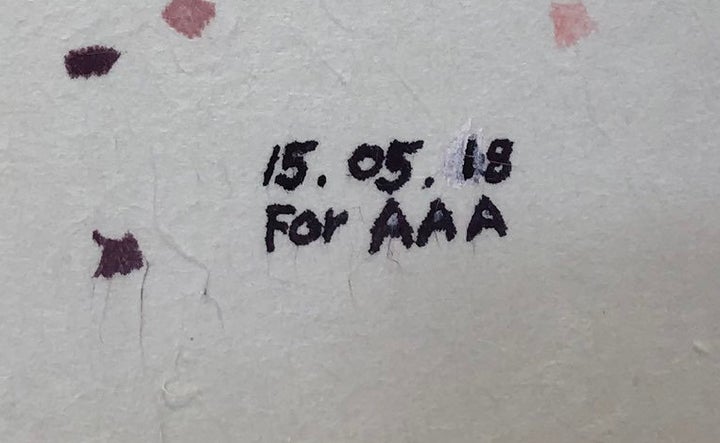 이 할이버지의 모든 그림에는 ‘For AAA’라는 서명이 새겨져 있다. ‘AAA’는 손주들 이름의 앞 글자(알뚤, 알란, 아스트로)를 뜻한다. 