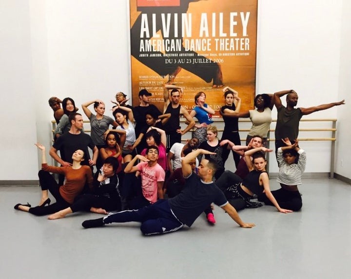 Cesar Valentino poses with students of his Vogue class at the Alvin Ailey American Dance Theater