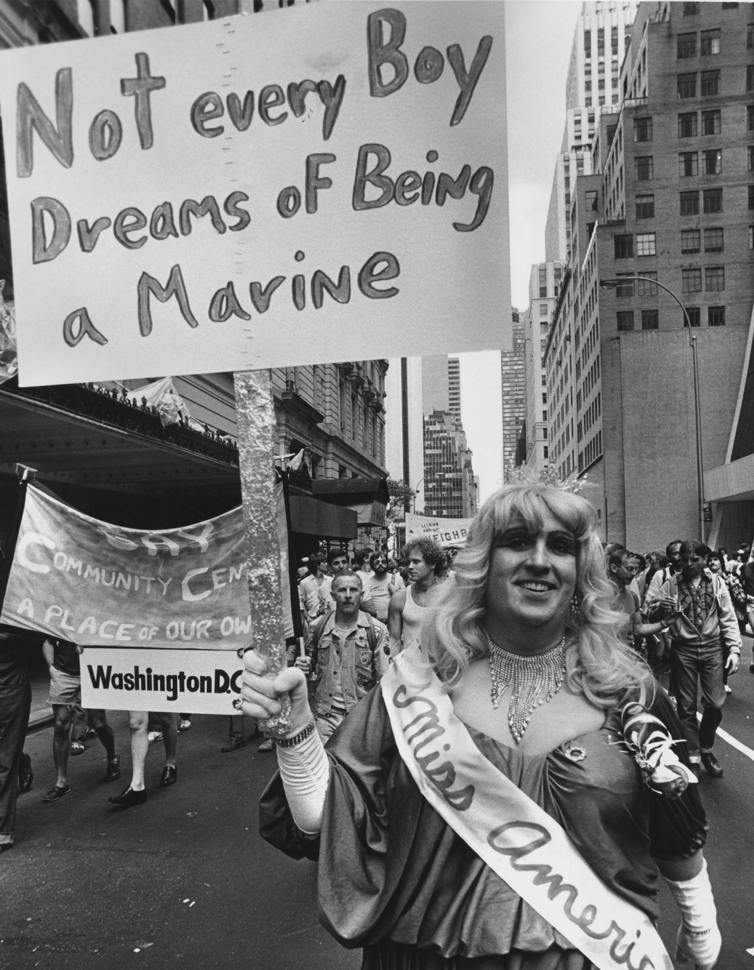 22 Incredible Photos Of LGBTQ Pride Celebrations Over The Decades ...