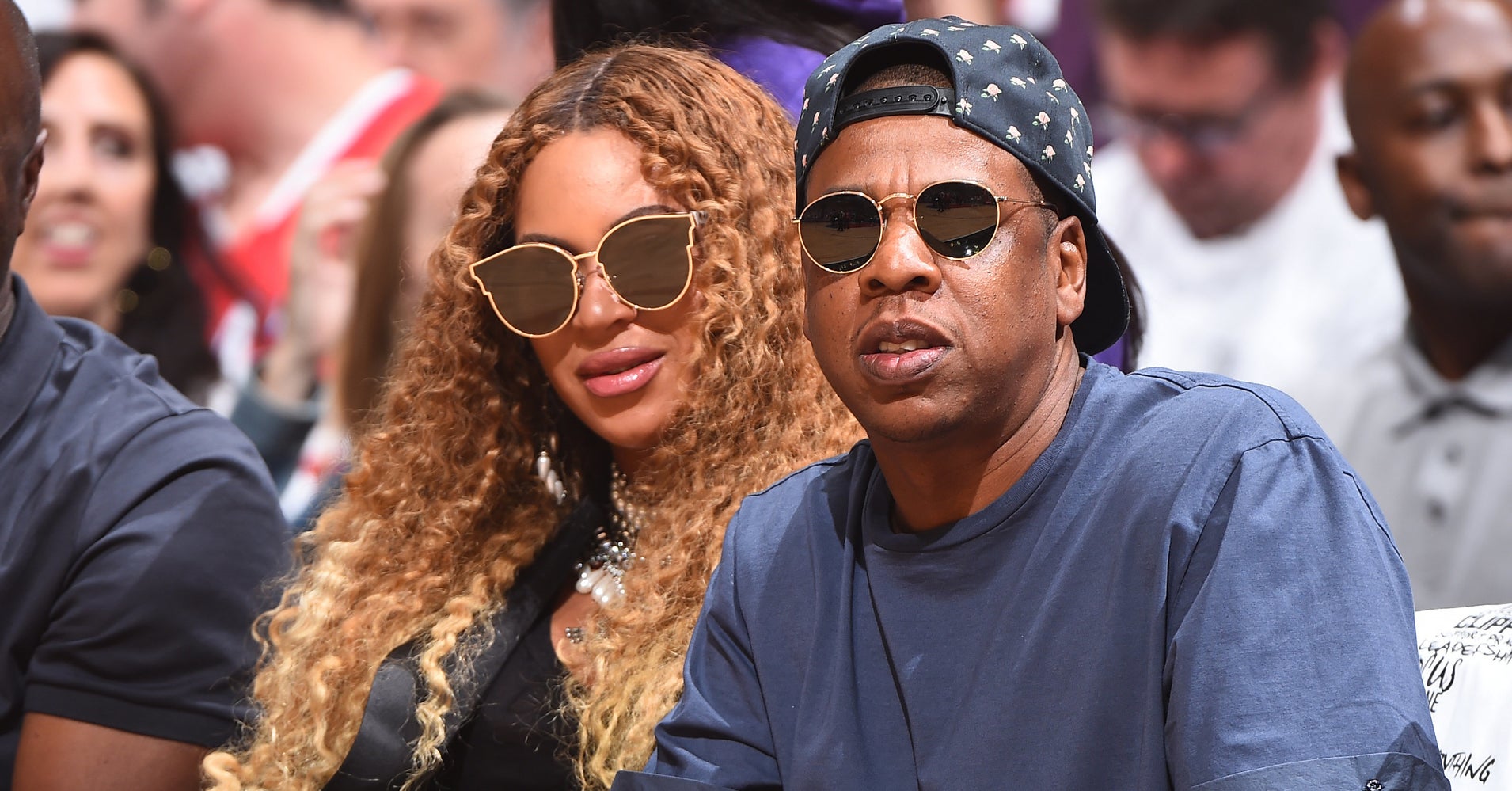 Beyoncé And Jay-Z Show Off Twins Rumi And Sir During 'On The Run II' Tour Beyoncé And Jay-Z Show Off Twins Rumi And Sir During 'On The Run II' Tour