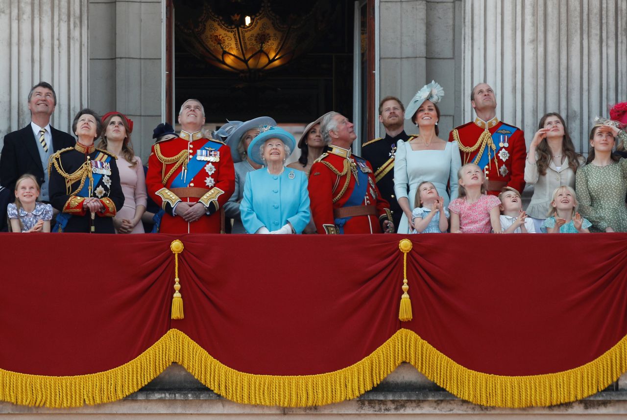 The Queen joins the rest of the Royals on the balcony. 