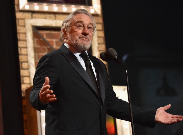 Robert De Niro Gets Standing Ovation After F Trump Speech At The Tonys Huffpost Uk 
