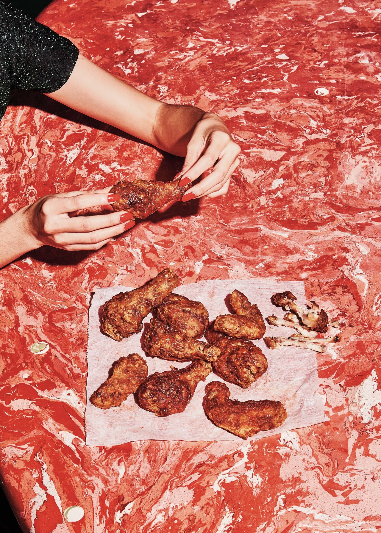 The fourth issue includes a series of images of fried chicken.
