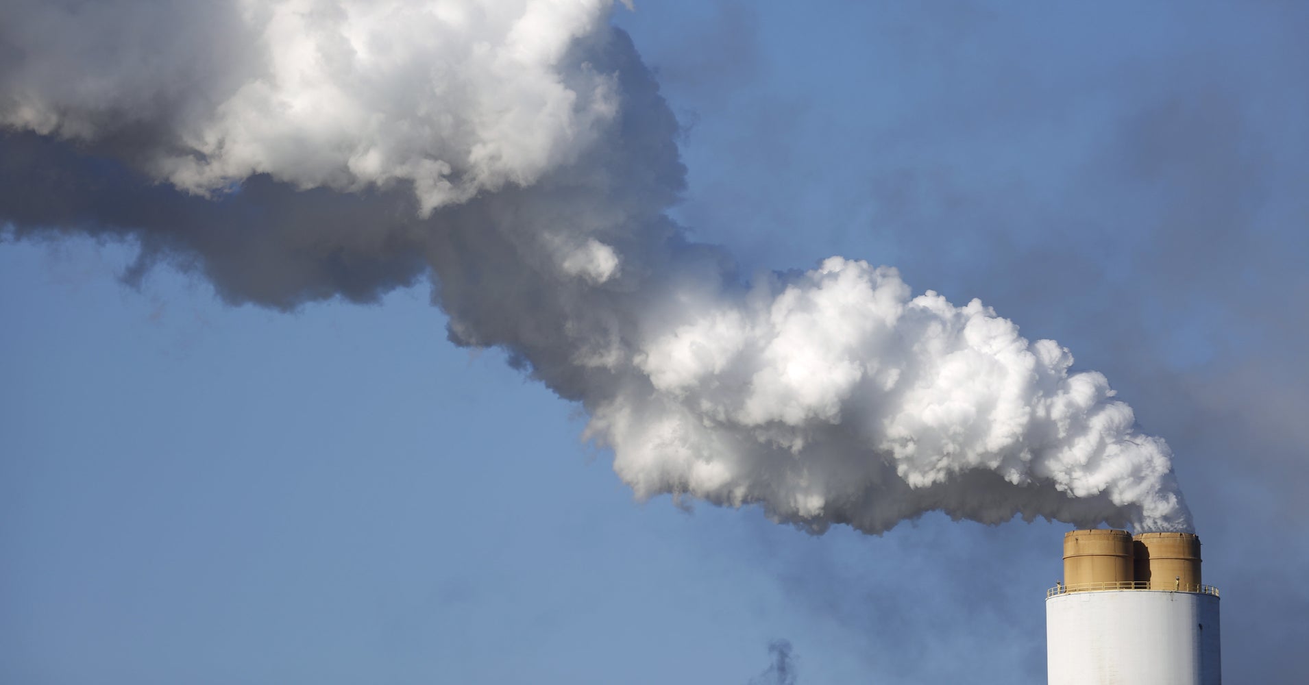 DNC Quietly Adopts Ban On Fossil Fuel Company Donations