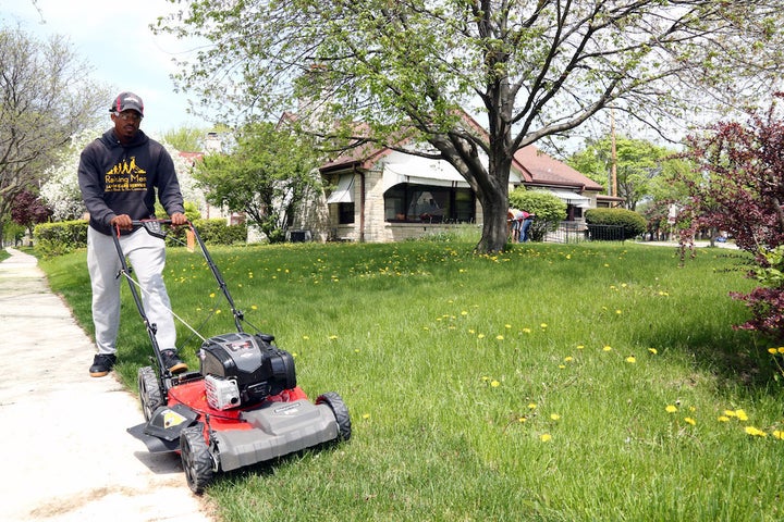 Man cuts grass in Buckhead for elderly to give back to community