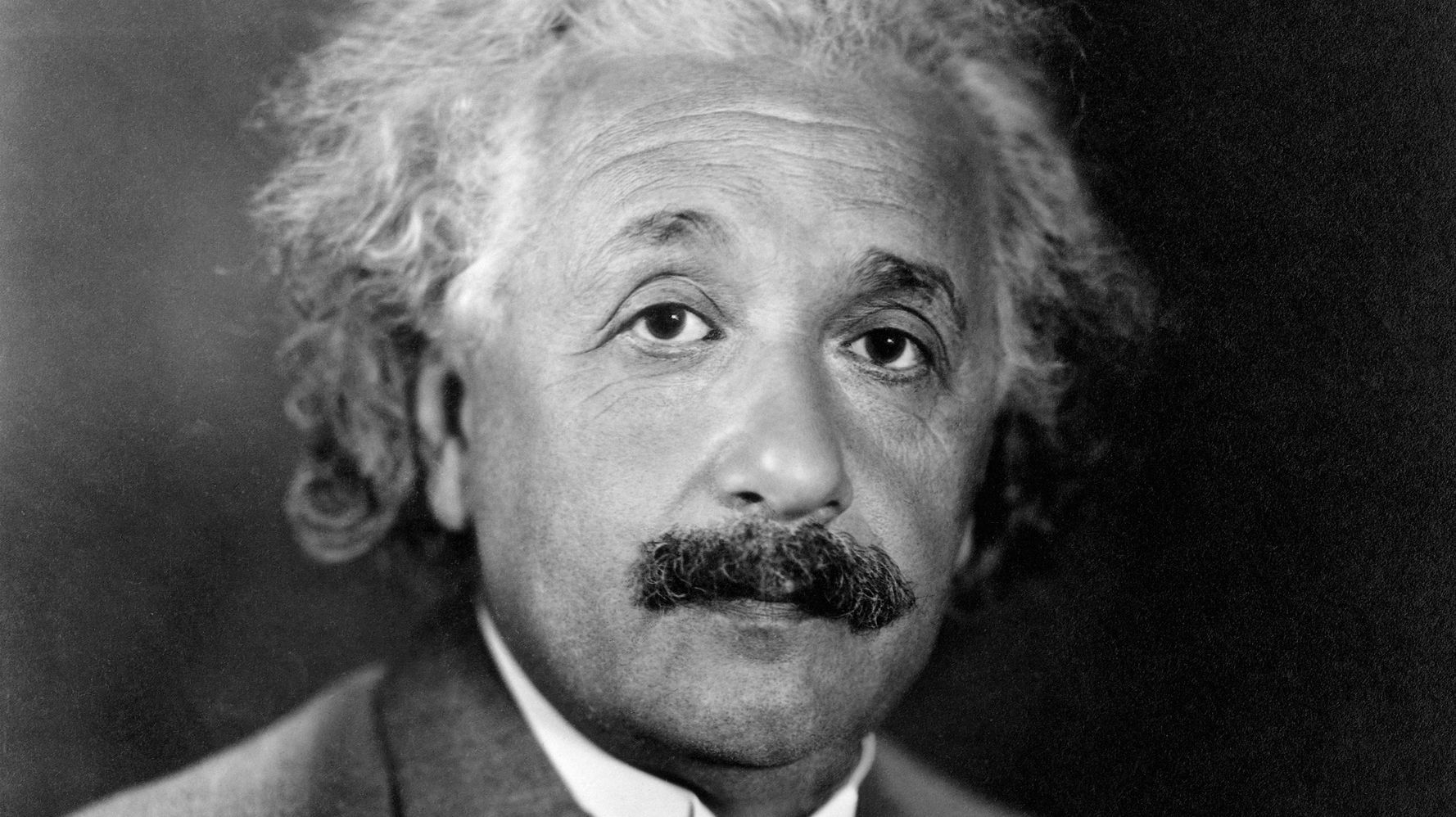Альберт Эйнштейн фото с языком оригинал