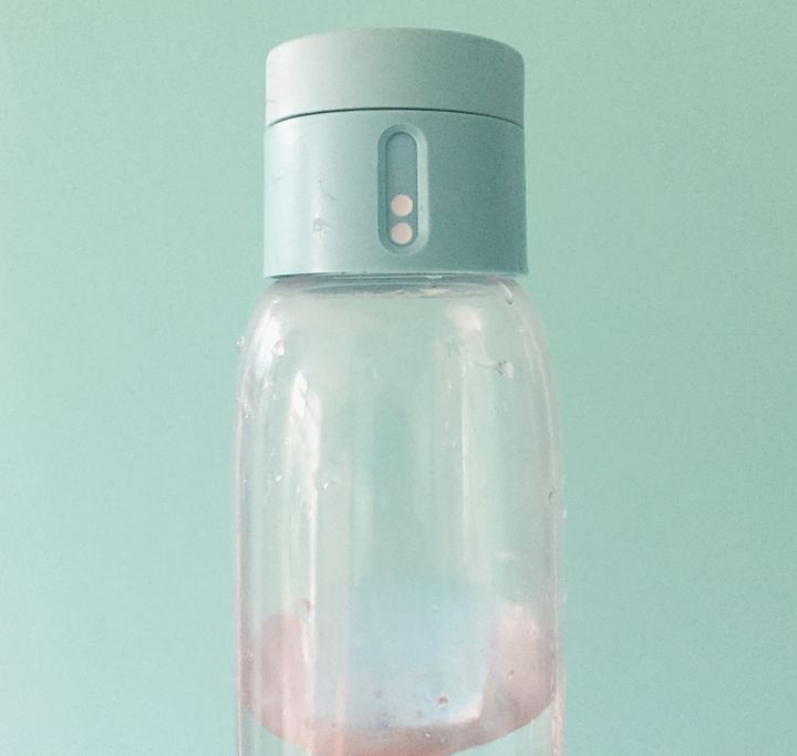 Joseph Joseph Dot Hydration-Tracking Water Bottle Counts Water