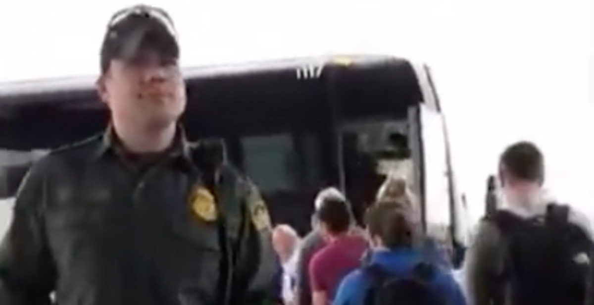 Bus Driver Tells Passengers Only U.S. Citizens Can Ride As Border ...