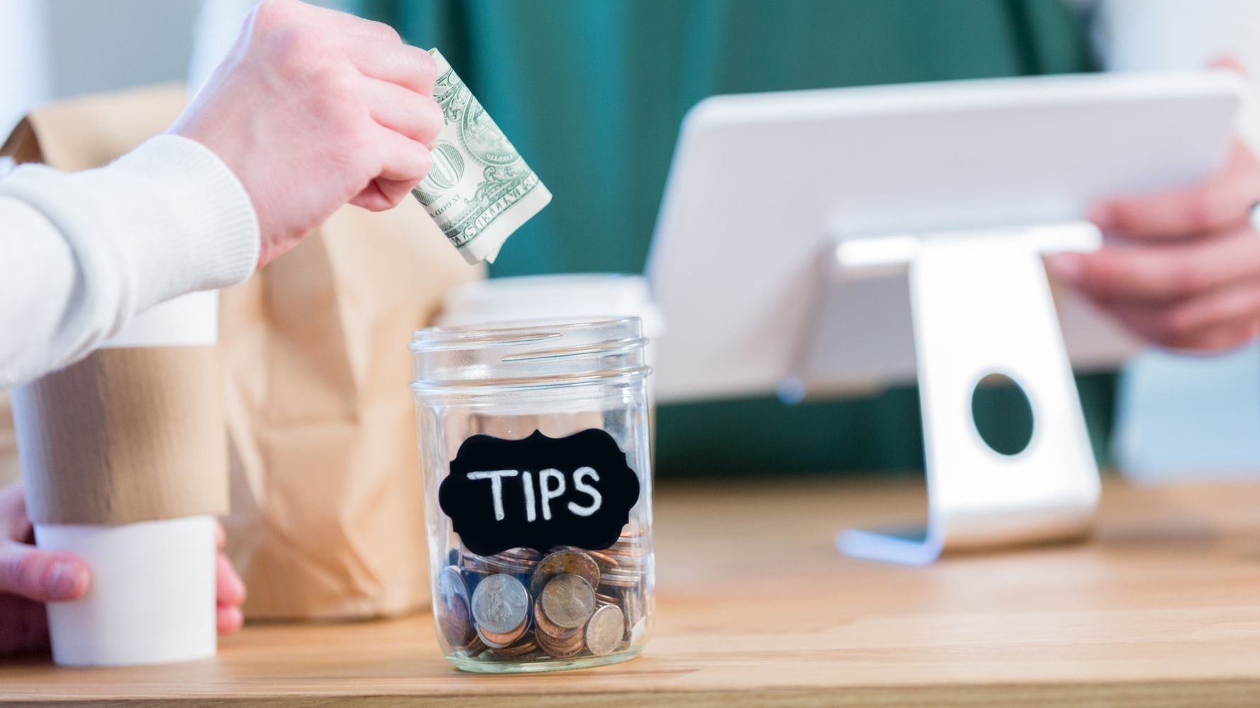 How To Tip In These 10 Confusing Situations Huffpost Life
