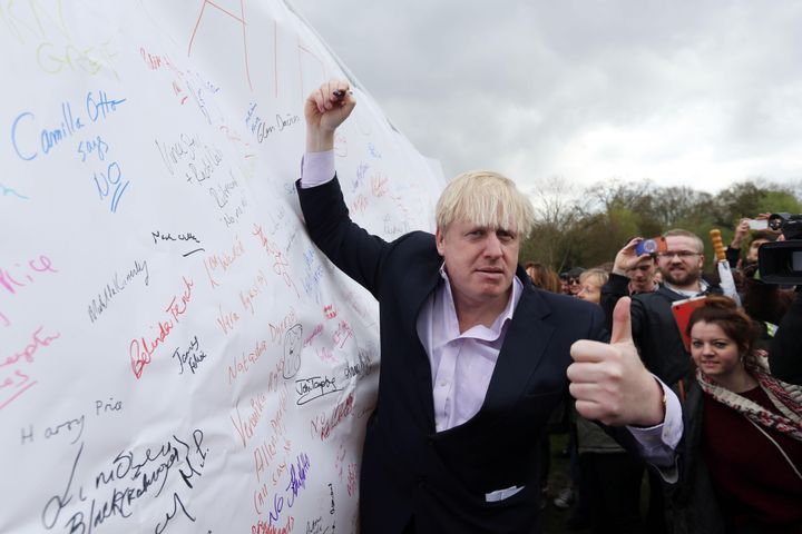 Boris Johnson signing an anti-Heathrow petition
