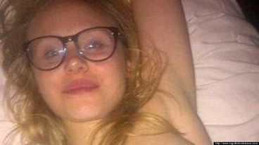 Alison Pill Explains Her Topless Tweet As 'So Hideously Embarrassing'! -  Perez Hilton