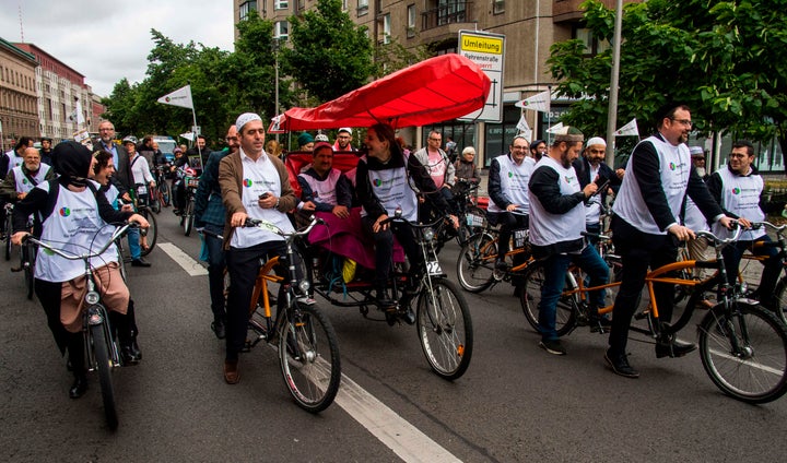 The demonstration aimed to bring together Muslims and Jews in a show of tolerance and mutual respect.