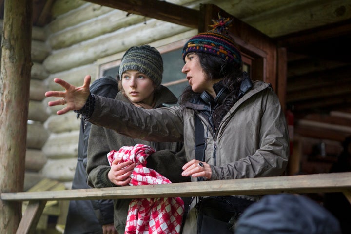 Thomasin McKenzie and Debra Granik on the set of "Leave No Trace."