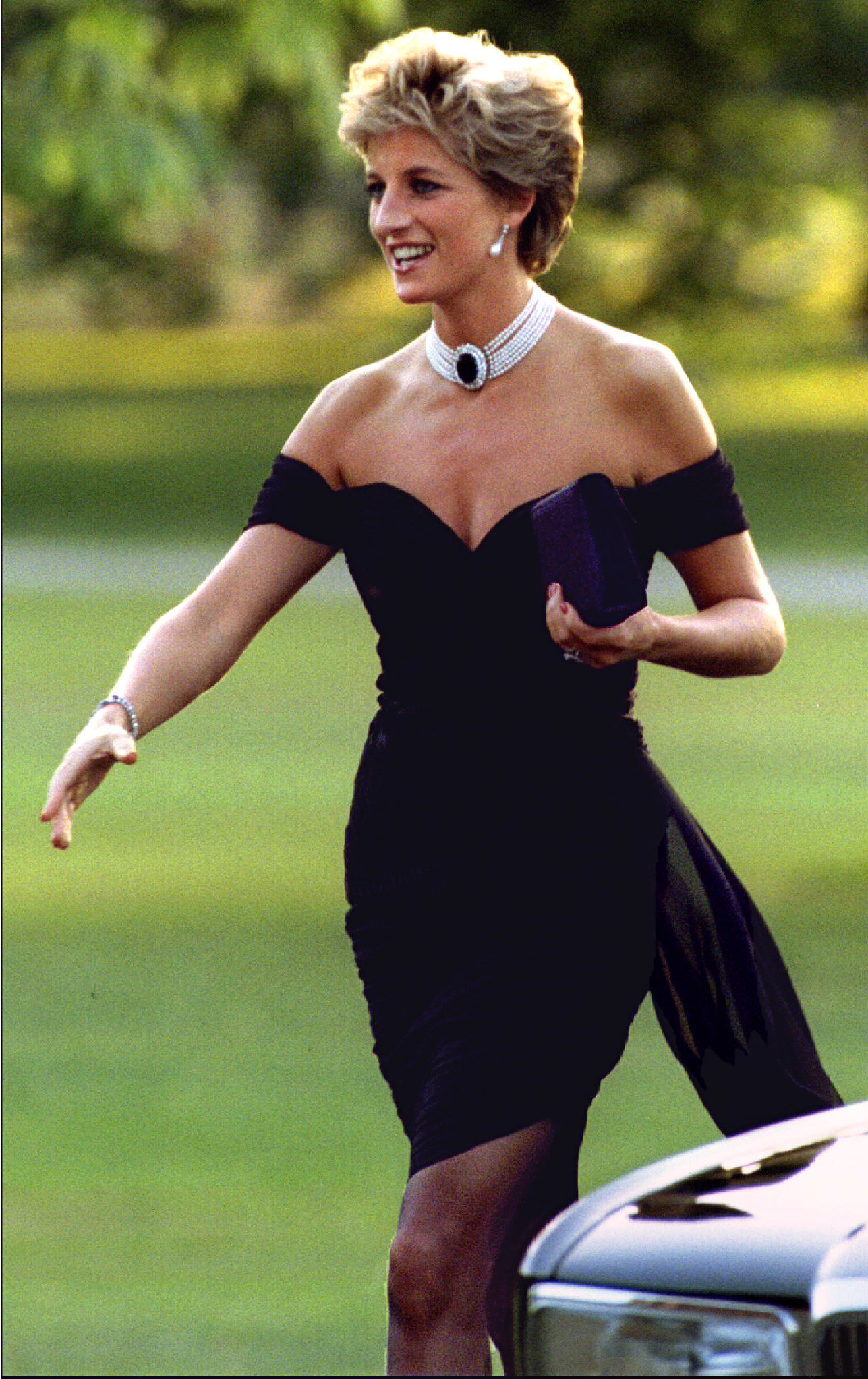 Princess Diana's revenge dress, the black silk off-the-shoulder dress  designed by Christina Stambolian, 29 June 1994 - ELEGANCEPEDIA