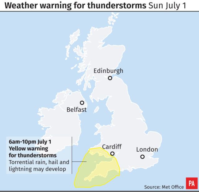 Weather warning for thunderstorms.