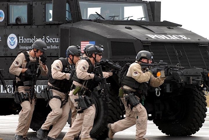 <p>Immigration and Customs Enforcement agents take part in a training exercise, 2011.</p>