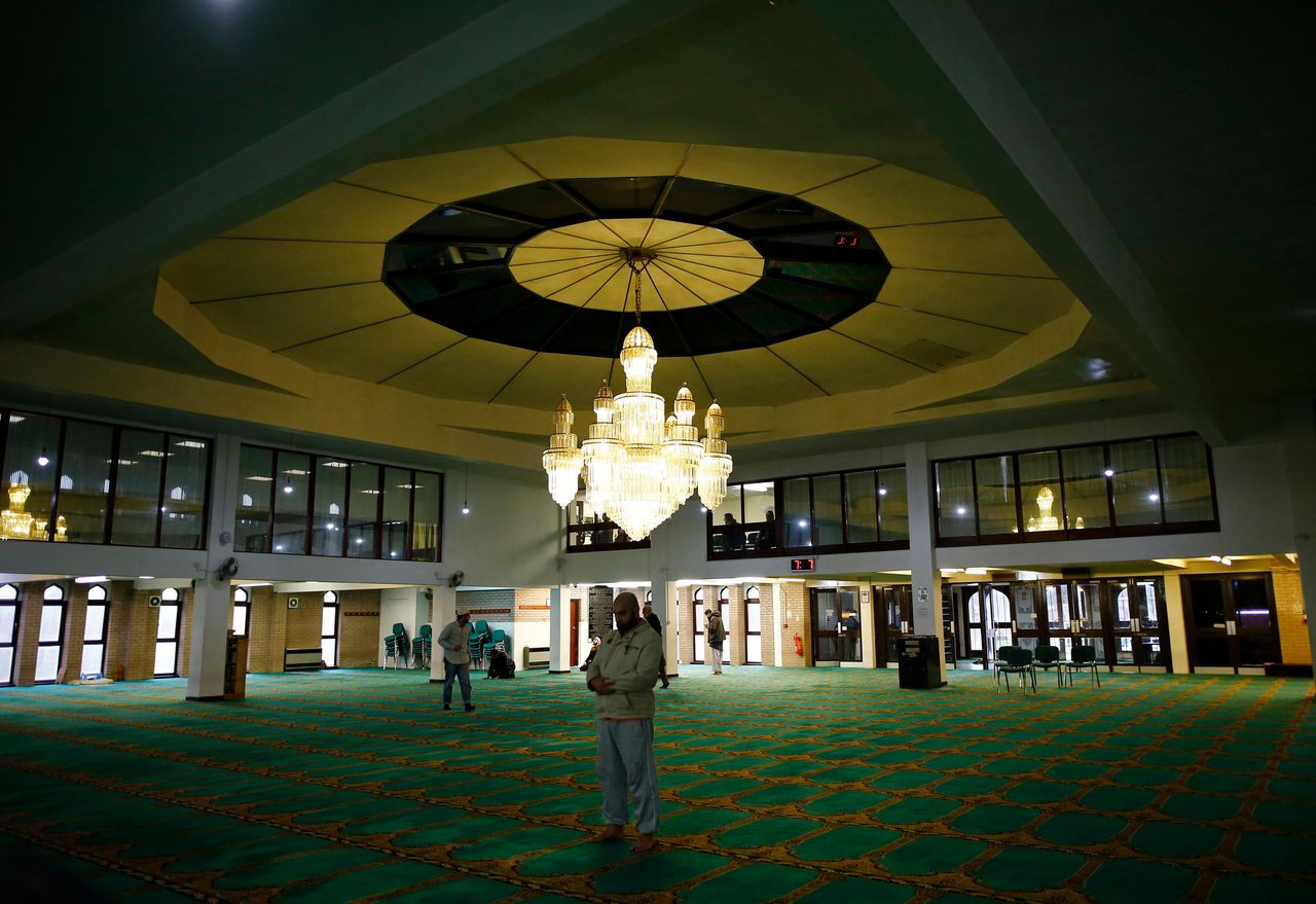 Inside Birmingham's Central Mosque