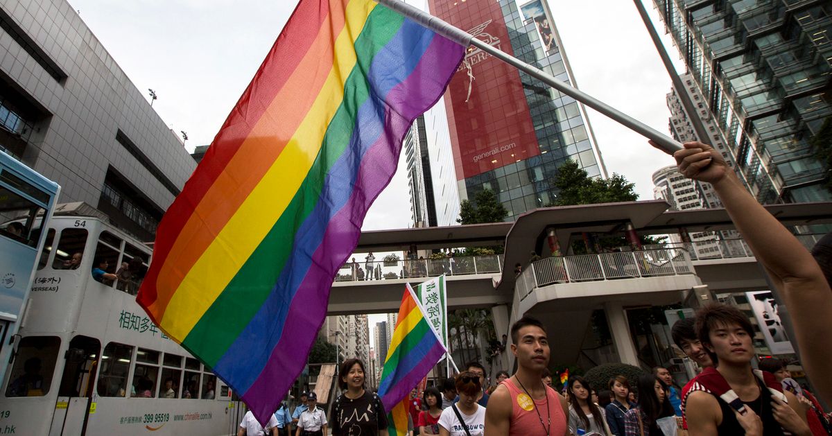 Hong Kongs Top Court Grants Expat Lesbian Right To Spousal Visa Huffpost Voices 8191
