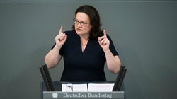 SPD-Chefin Nahles rechnet mit Unionsspitze ab – und wirft Seehofer Sexismus vor