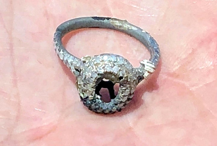After Losing Everything, Husband Proposes To His Wife Again After Losing Everything, Husband Proposes To His Wife Again