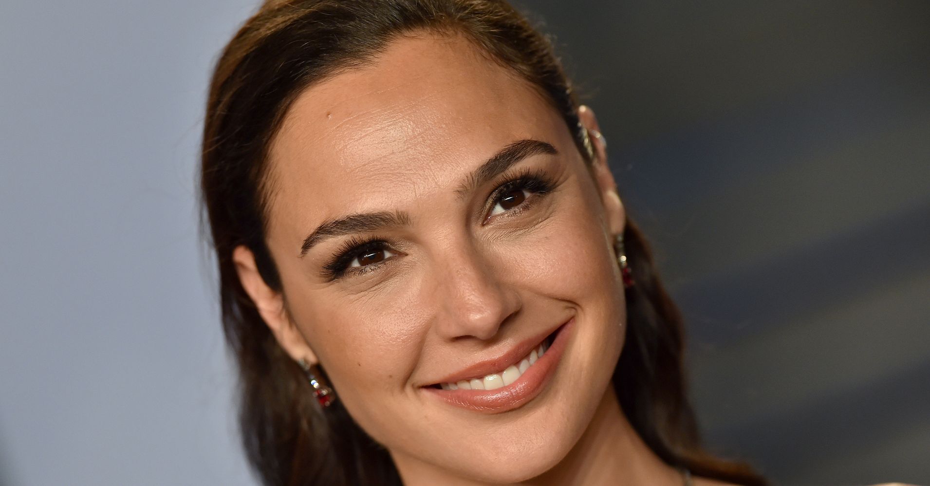 Gal Gadot Visits Children's Hospital Dressed As Wonder Woman | HuffPost