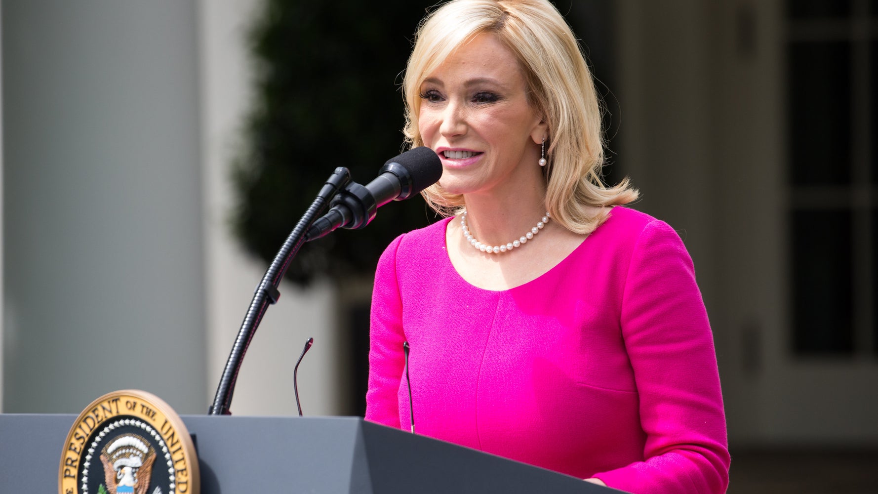 Trump S Spiritual Adviser Sure Jesus Was A Refugee But He Didn T Do Anything Illegal Huffpost