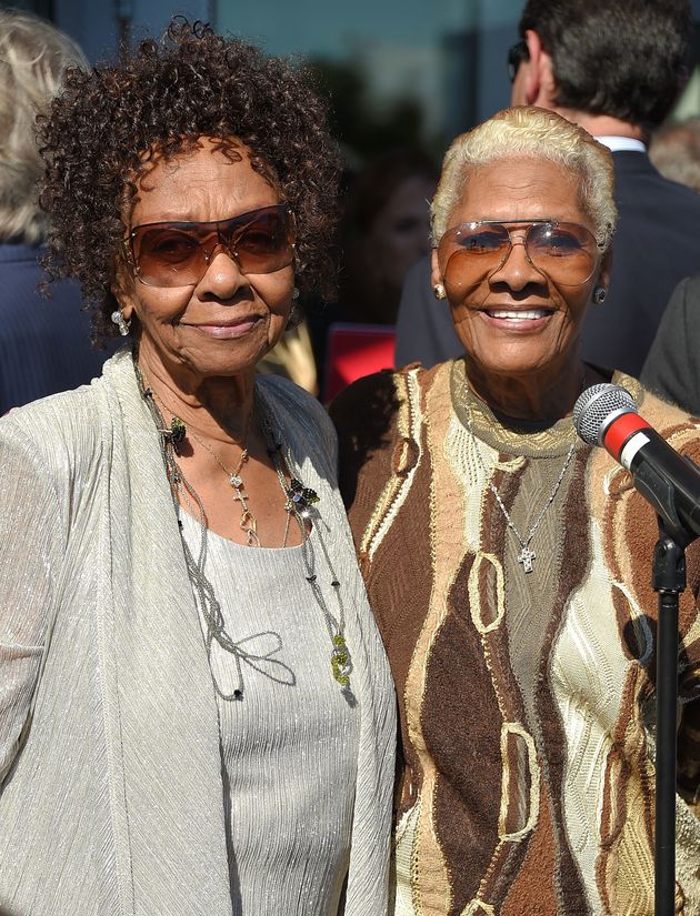 Cissy Houston (L) and niece Dionne Warwick 