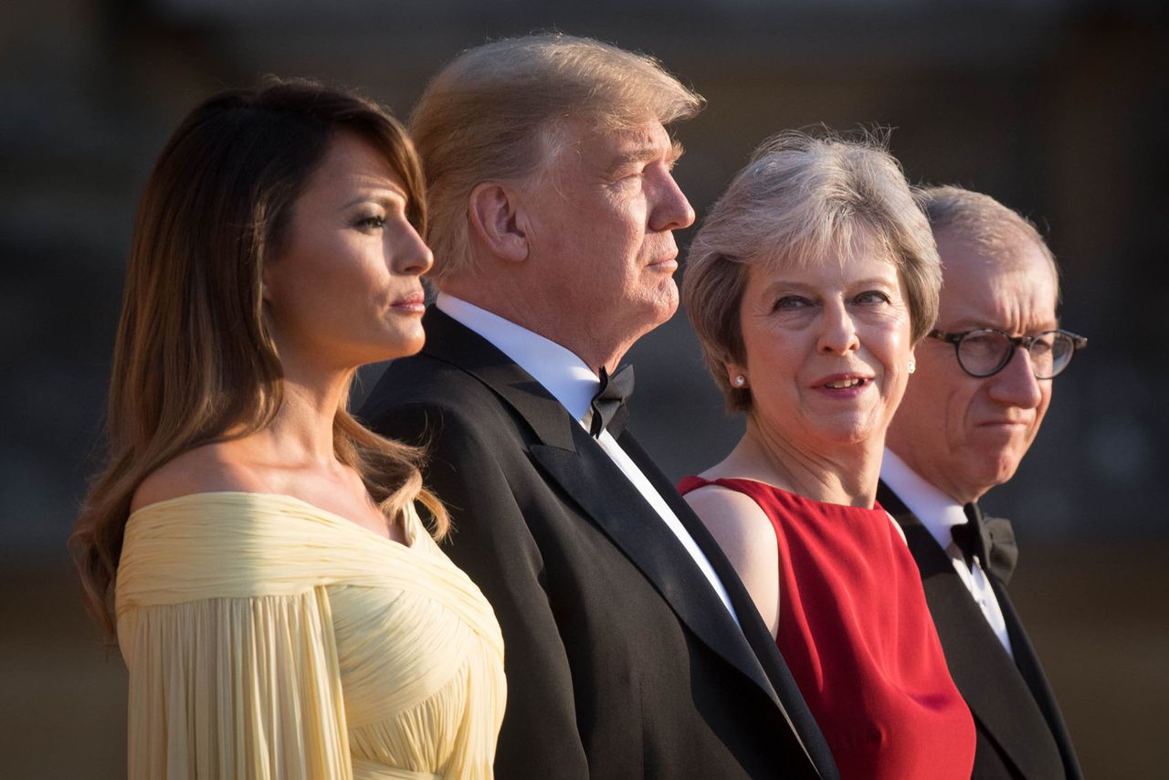 President Trump welcomed to Blenheim Palace by Theresa May