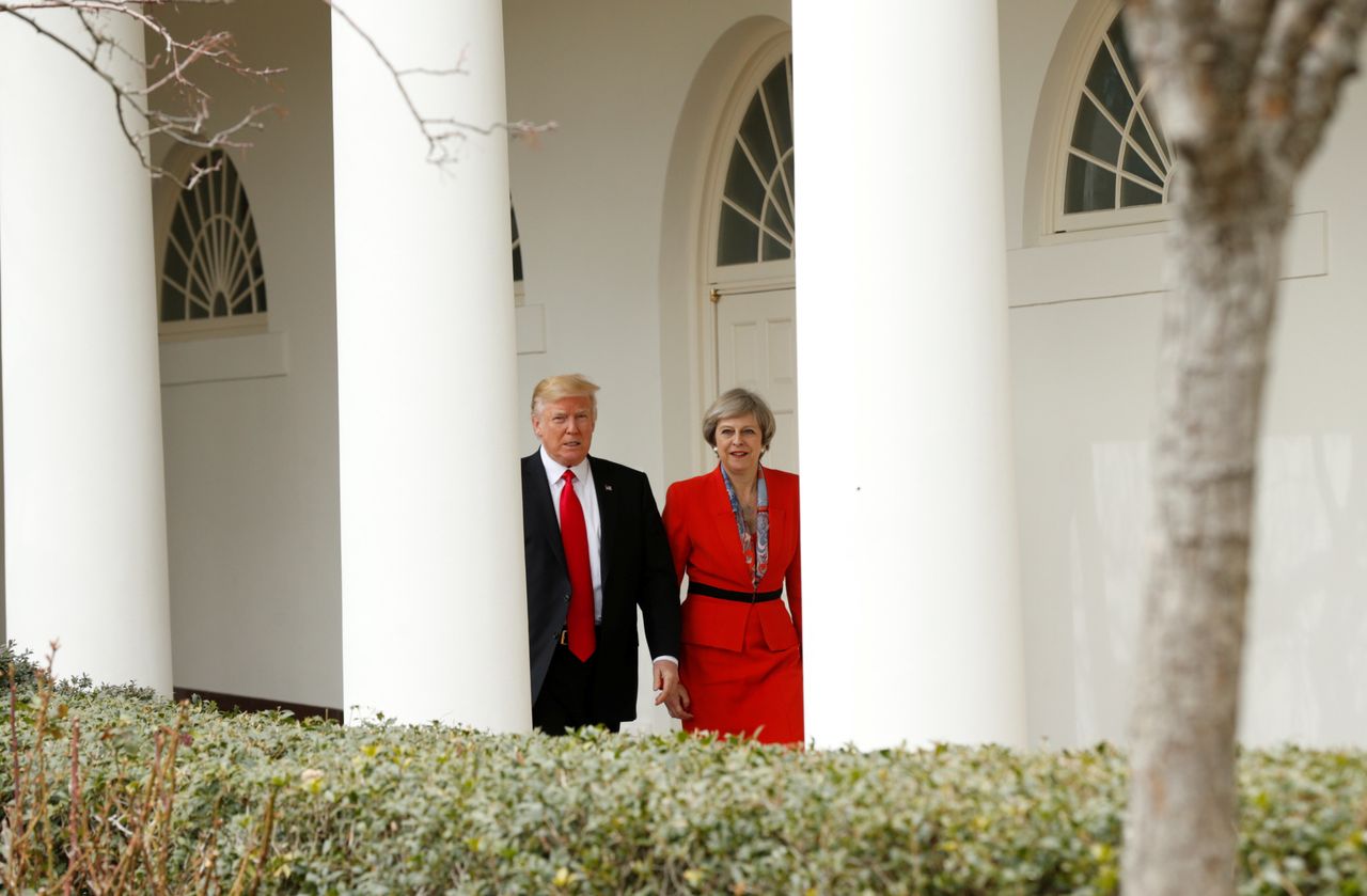 Trump escorts May to lunch in the White House, just after holding her hand
