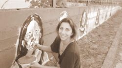 Φλώρινα: Μια 18χρονη στο Αμύνταιο αλλάζει την εικόνα της πόλης, ζωγραφίζοντας τους φίλους, συμμαθητές και γείτονές