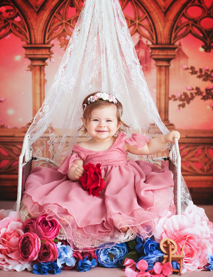 Tiny Disney Princesses Who Went Viral Are Back With More Cuteness ...