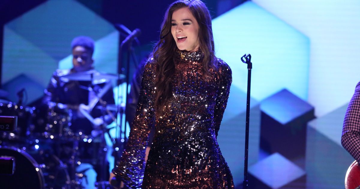 Hailee Steinfeld's Self-Care Advice Should Be Required Reading ...