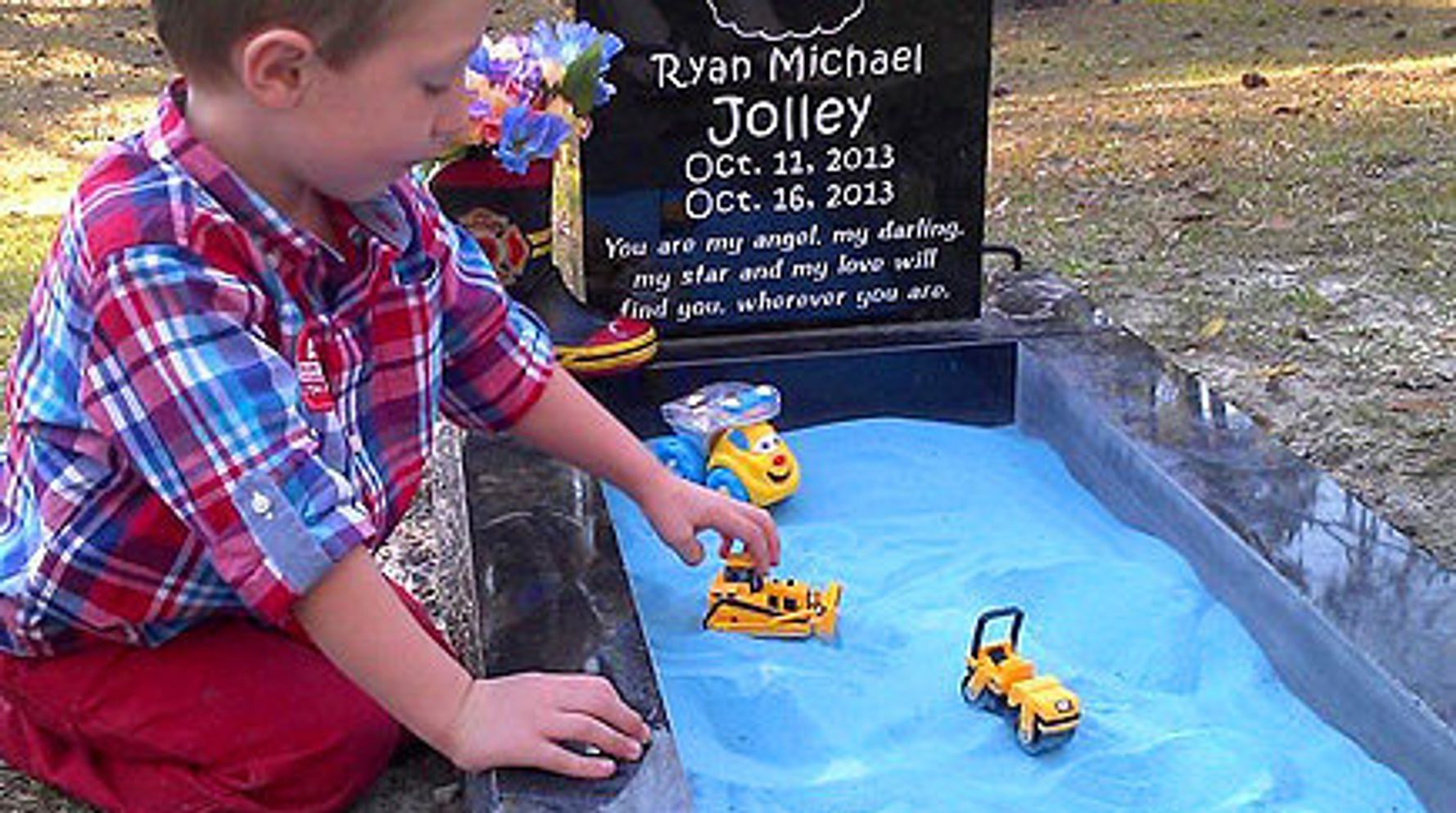 Mother Puts A Sandbox At Son S Grave So Other Son Can Play With Him Huffpost Videos