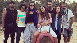 Les acteurs de "The 100" profitent du soleil de Marrakech