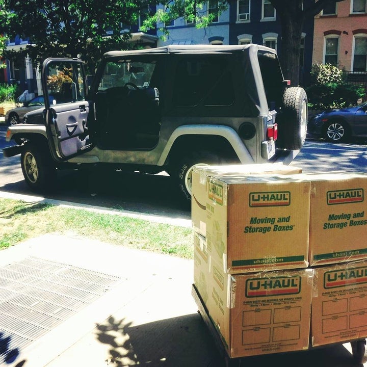 The first shipments of books that 2,000 Libros sent to shelters for migrant children separated from their families.