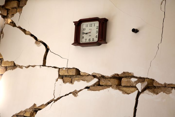 Φωτογραφία αρχείου από σπίτι που υπέστη ζημιές σε προηγούμενο σεισμό στο Ιράν