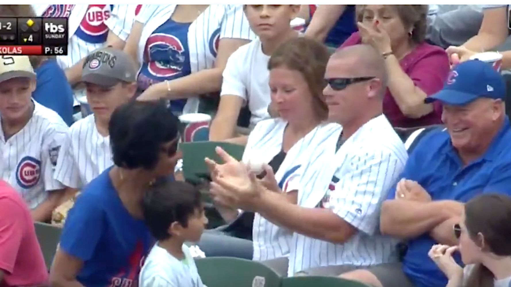 Fabian, Cubs' ballboy, absolutely dominates in the field, could be MLB's  top ballboy/girl 