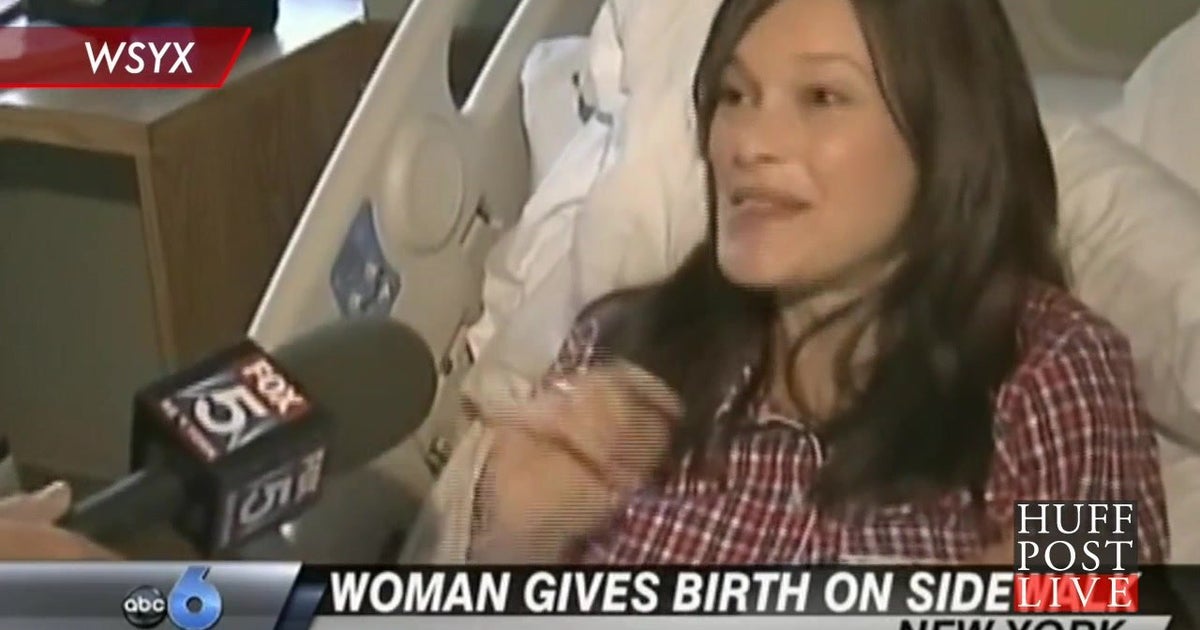 Woman Gives Birth In The Middle Of A New York City Street | HuffPost Videos